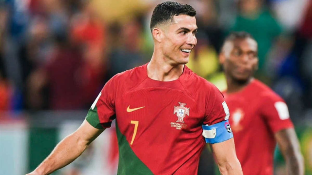 爱游戏官方入口-C罗重返赛场，刷新纪录首场状态出色，篮网观众沸腾！