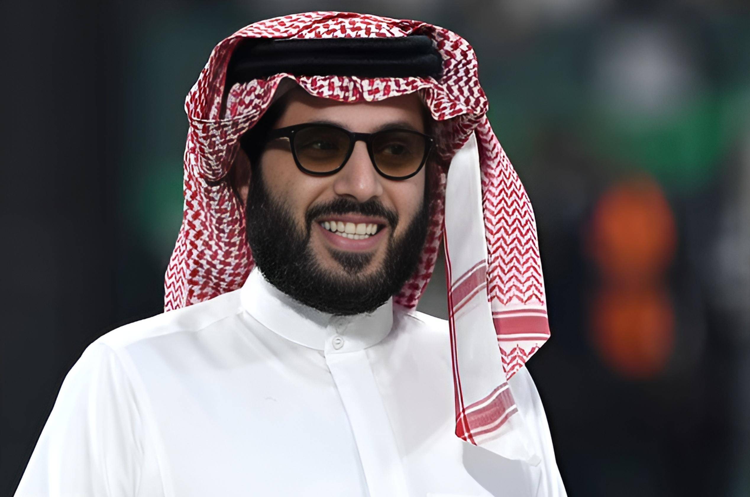 爱游戏体育-萨拉赫重返赛场，爆冷首场状态出色，曼联观众沸腾！